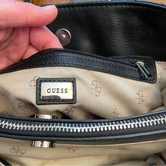 NWT Guess Violet Chevron Quilted Shoulder/Satchel Black Bag w/ Tassel and Chain - Picture 12 of 15